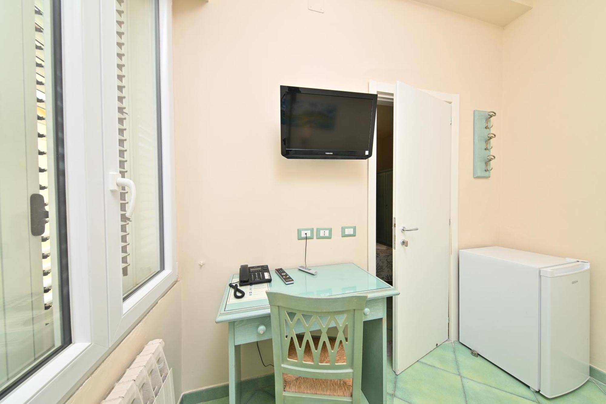 Albergo Atlantic Искья Экстерьер фото