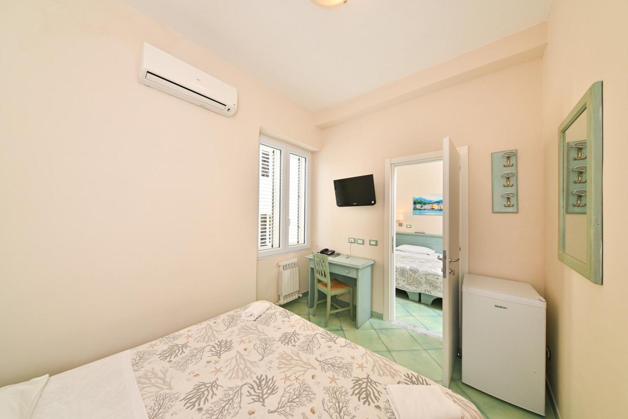 Albergo Atlantic Искья Экстерьер фото